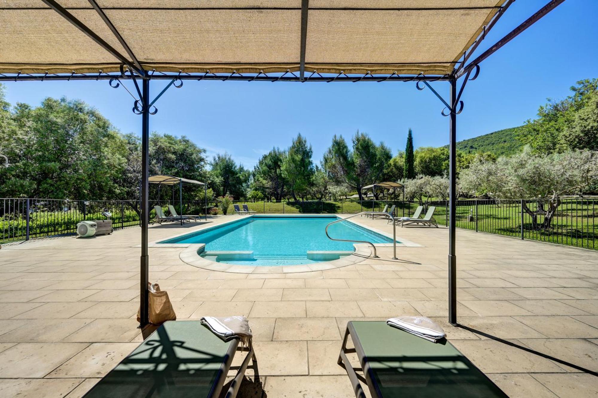 Clos Saint-Michel Resort & Spa Malaucene Exterior photo